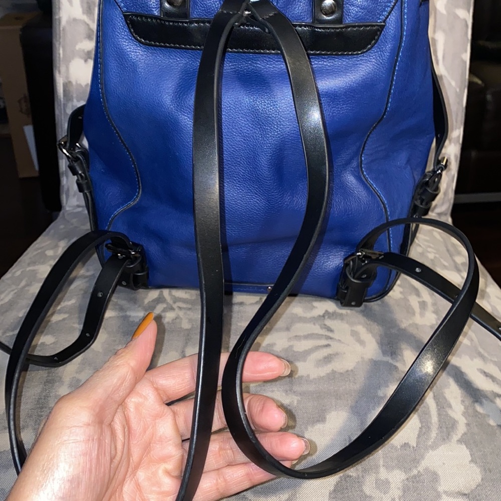 ✨SOLD✨BCBG MAXAZRIA Blie/Black Leather Flap Backpack - Picture 14 of 15